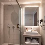 Ira - ηρα Hotel